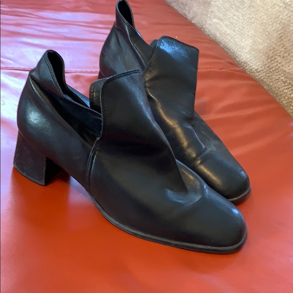 Rockport Shoes - BUNDLE ONLY!!! Leather Block Heel Booties